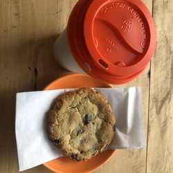 Cafe VSL - Flat White & Chocolate Chip Cookie !