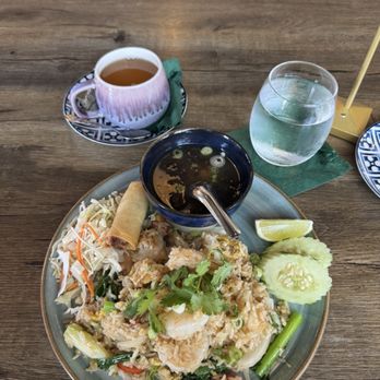 Lim Ros Thai Restaurant - Shrimp fried rice & tea - Salad Near Me - Maitland, Florida Lim Ros Thai Restaurant - Shrimp fried rice & tea - Salad Near Me - Maitland, Florida