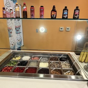 Frozen Oasis - Ice Cream & Frozen Yogurt Near Me - Long Beach, California
