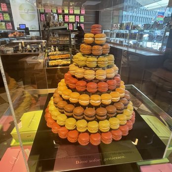 Sprüngli - Macaroons - Chocolatiers & Shops Near Me - Zürich, ZH Sprüngli - Macaroons - Chocolatiers & Shops Near Me - Zürich, ZH