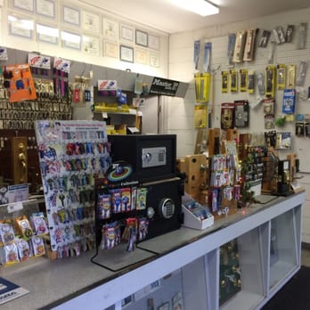 Johnson Locksmith - Keys & Locksmiths Near Me - Evanston, Illinois