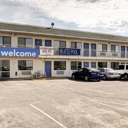 Motel 6 - Exterior