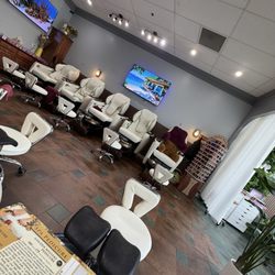 KP Nails Plus - Pedicure Area