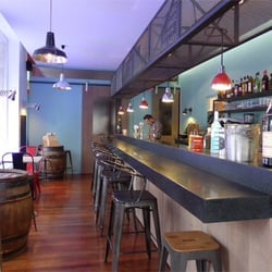 Le Comptoir - Un petit restaurant très sympa avec une ambiance mêlant vintage et tropiques !