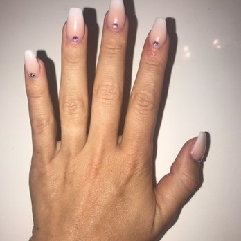 V Nails - Tony did a great job on my ombre nail - Nail Salons Near Me - Waterford, Michigan V Nails - Tony did a great job on my ombre nail - Nail Salons Near Me - Waterford, Michigan