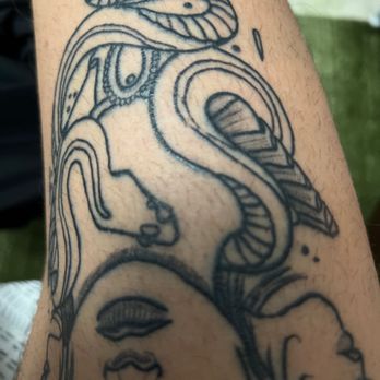 Behind The Circle - Horrible line work and so raised. This was not worth $600. - Tattoo Near Me - Brooklyn, New York