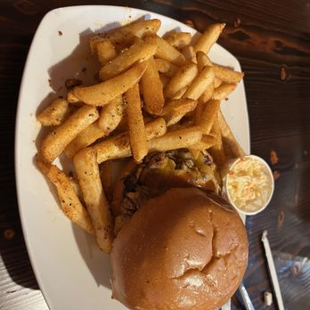 Roasted Breadfruit Smokehouse and Grill - Meat Me Halfway (brisket sandwich) - Smokehouse Near Me - Wharton, New Jersey