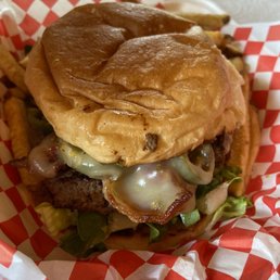 Bacon Jalapeño Jack burger! Bacon Jalapeño Jack burger!