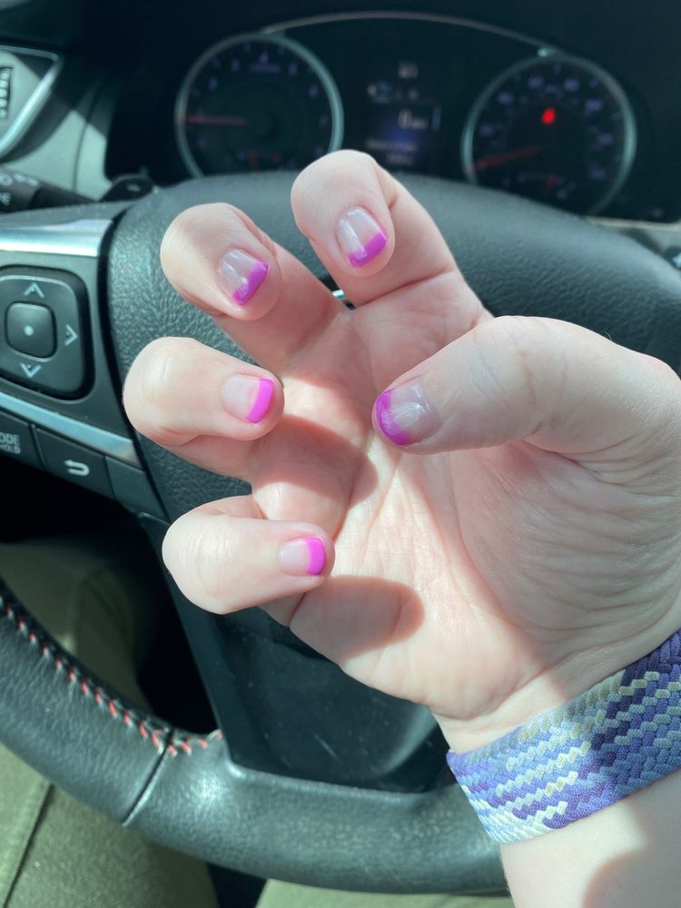 Nails By Hannah Logo