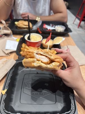 Hattie B’s Hot Chicken by null