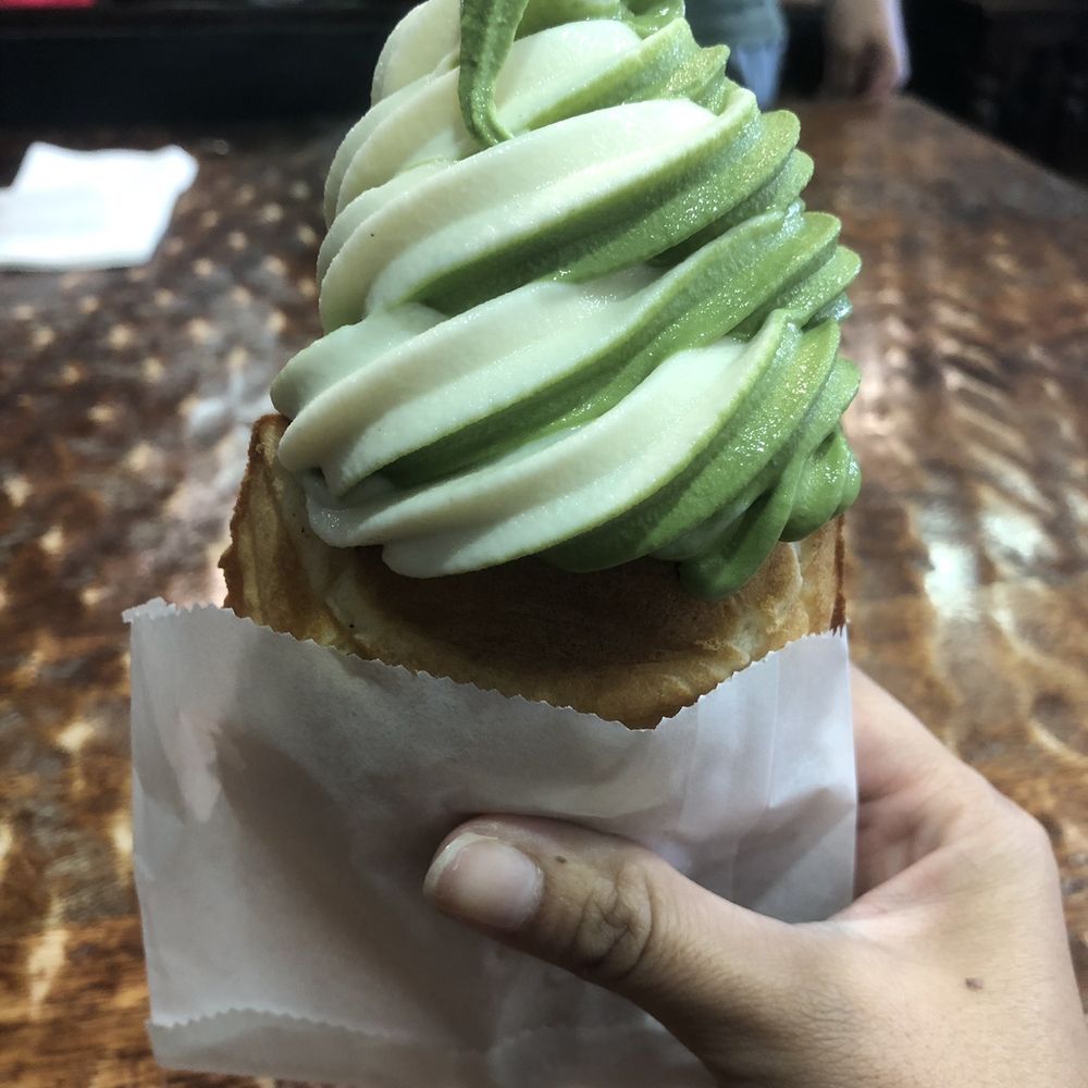 Mochi - Taiyaki with vanilla/green tea swirl - Ice Cream & Frozen Yogurt Near Me - Irvine, California Mochi - Taiyaki with vanilla/green tea swirl - Ice Cream & Frozen Yogurt Near Me - Irvine, California