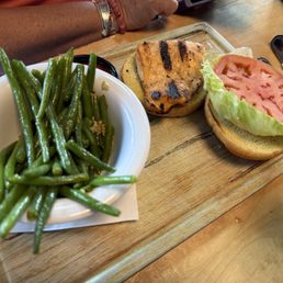 Salmon sandwich (Custom order with tarter sauce)