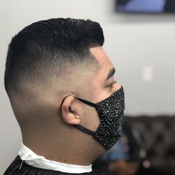 Beachside Barbers - MidFade Combover