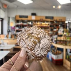 Atelier Monnier - Pinecrest - Almond and chocolate croissant