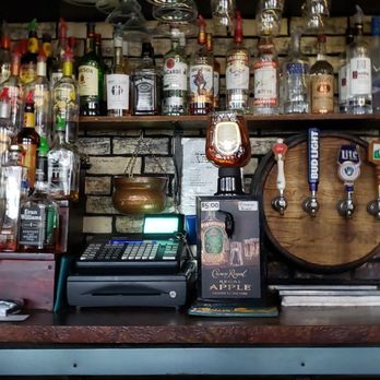 NEW HORIZONS SPORTS BAR - Updated January 2026 - 13 Photos - 214 S