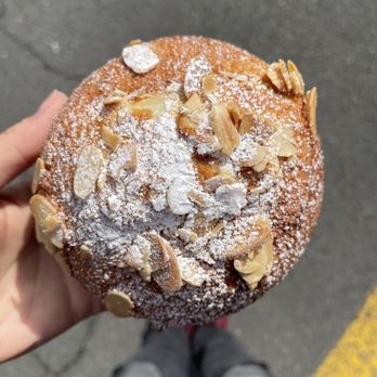 Foundation Coffee Roasters - Streusel bun - Coffee Roasteries Near Me - Fairfax, Virginia