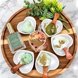 Lush Nail Lounge - Frizzy Champagne Pedicure-Matcha Cloud