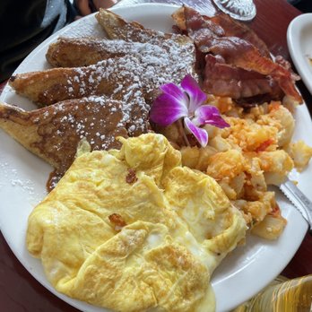 La Bodega - Churro French Toast Deluxe - Colombian Near Me - Richmond, Virginia La Bodega - Churro French Toast Deluxe - Colombian Near Me - Richmond, Virginia