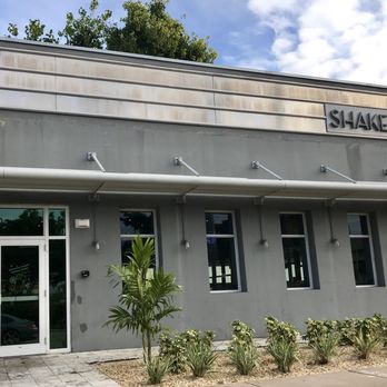 Shake Shack Coral Gables - Discreet building on US1 across from University of Miami. - Burgers Near Me - Coral Gables, Florida