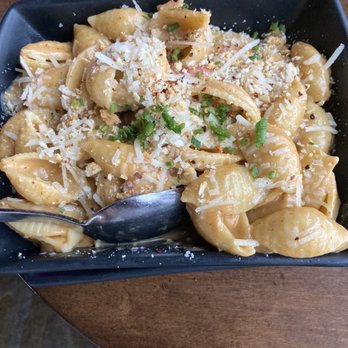 Sparrow - Lobster Mac-n-Cheese - Cocktail Bars Near Me - Fort Lauderdale, Florida Sparrow - Lobster Mac-n-Cheese - Cocktail Bars Near Me - Fort Lauderdale, Florida