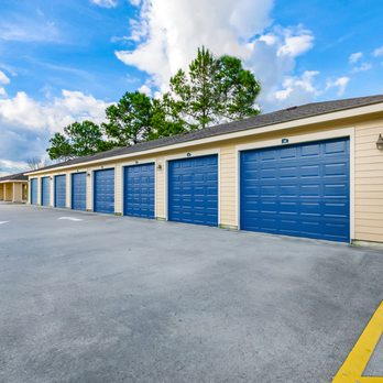 Brewster Commons - Garages - Apartments Near Me - Covington, Louisiana
