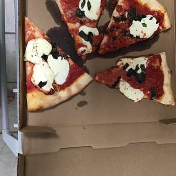 Arte Pizza - Oily leftovers with too much garlic - Pizza Near Me - Fernandina Beach, Florida