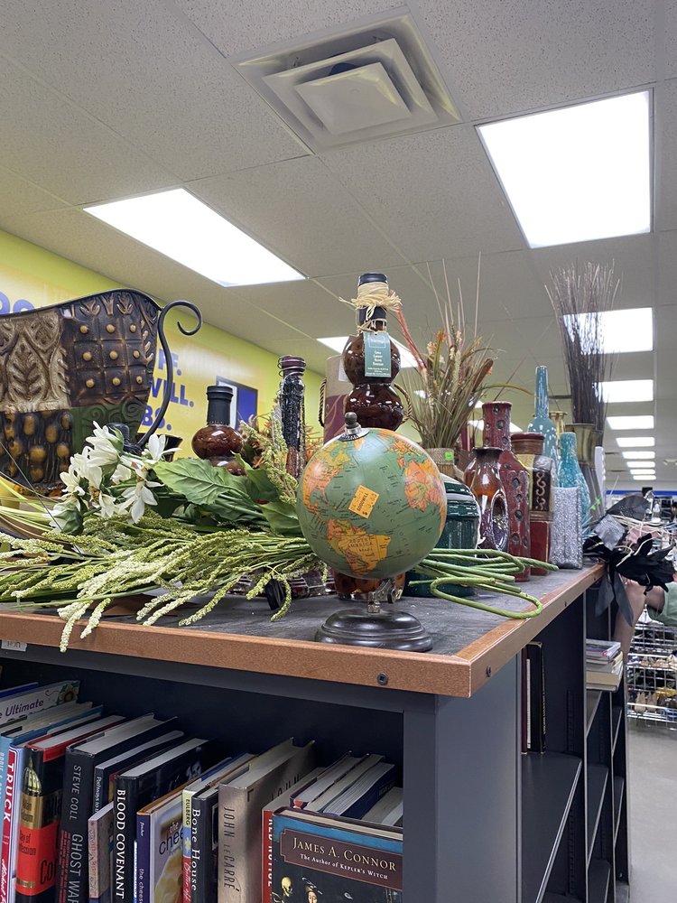 GOODWILL STORE Updated October 2024 2000 Scotty Dr SW, Cedar Rapids