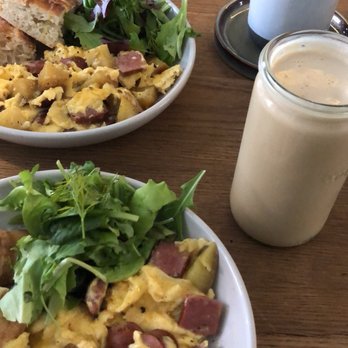 FACTORY GIRL - Scrambled eggs with sausage and potatoes - Breakfast & Brunch Near Me - Berlin, BE