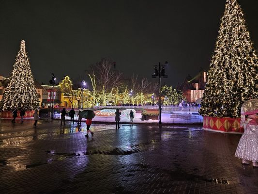 Photo of Canada's Wonderland - Vaughan, ON, CA. Entrance plaza (Winterfest)