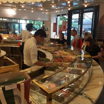 Pierre Hermé - Chocolatiers & Shops Near Me - Paris, 75 Pierre Hermé - Chocolatiers & Shops Near Me - Paris, 75