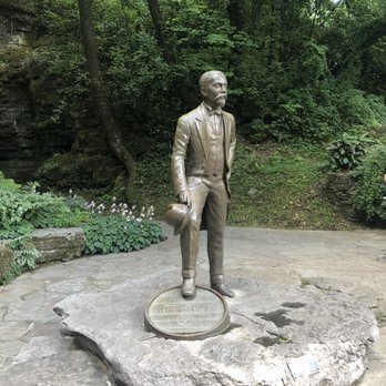 The Jack Daniel Distillery - 5'2" Jack Daniel statue - Distilleries Near Me - Lynchburg, Tennessee The Jack Daniel Distillery - 5'2" Jack Daniel statue - Distilleries Near Me - Lynchburg, Tennessee