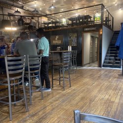 Pioneer Tap House - Bar