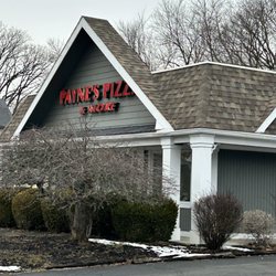 Payne's Pizza & More - Front of restaurant