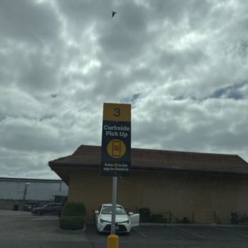 McDonald's - Curbside pickup Sign -2026 - Fast Food Near Me - Norwalk, California McDonald's - Curbside pickup Sign -2026 - Fast Food Near Me - Norwalk, California