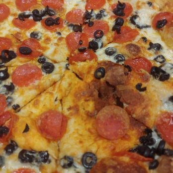 Charlie's Pizza - Pepperoni and anchovies large pizza - Pizza Near Me - Claymont, Delaware Charlie's Pizza - Pepperoni and anchovies large pizza - Pizza Near Me - Claymont, Delaware