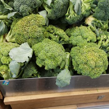 Freshco - Terrible looking - Grocery Near Me - Thornhill, Ontario