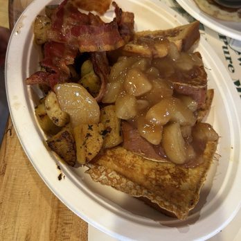 Benton's Sugar Shack - Apple cinnamon French toast - Breakfast & Brunch Near Me - Thornton, New Hampshire