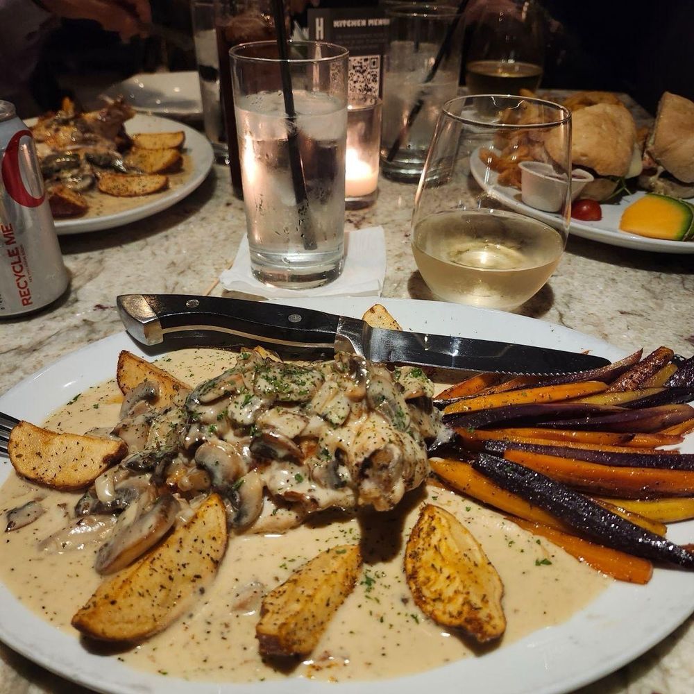Hanny's - Airline chicken - Lounges Near Me - Phoenix, Arizona