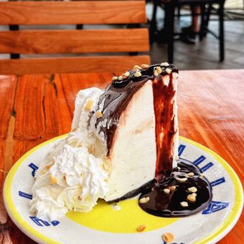 Duke's La Jolla - Hula Pie (Macadamia Ice Cream) - New American Near Me - La Jolla, California Duke's La Jolla - Hula Pie (Macadamia Ice Cream) - New American Near Me - La Jolla, California