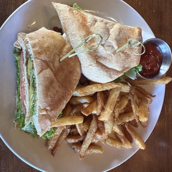 Melville Tavern - Grilled Chicken Sandwich - American Near Me - Monterey, California