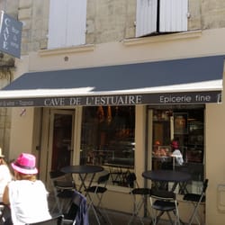 Les Caves de l'Estuaire - Accueil charmant, le spot pour découvrir de bons vins avec d'excellents tapas maison.