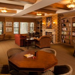 Capriana Retirement Living & Assisted Living - Community activity room