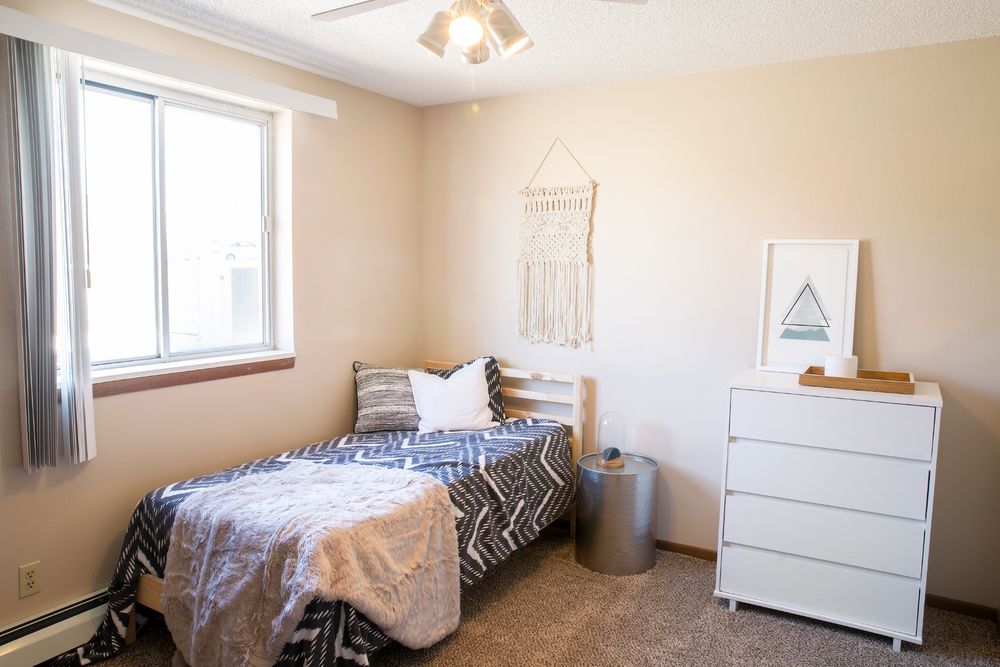 CAMPUS VIEW AND KIRKWOOD COURT Updated December 2025 40 Photos