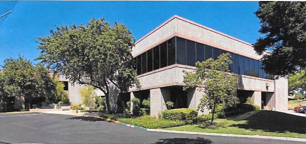 Kathleen Turner R E Logo