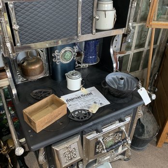 Armadillo Antiques N More - refinished stove - Antiques Near Me - San Antonio, Texas