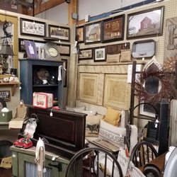Gilley's Antique Mall - Every booth is different
