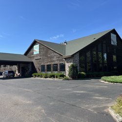 Lodge At Crooked Lake Hotel & Conference Center - Entrance