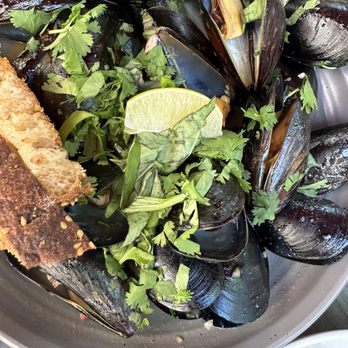 OSO Sonoma - Mussels - New American Near Me - Sonoma, California OSO Sonoma - Mussels - New American Near Me - Sonoma, California