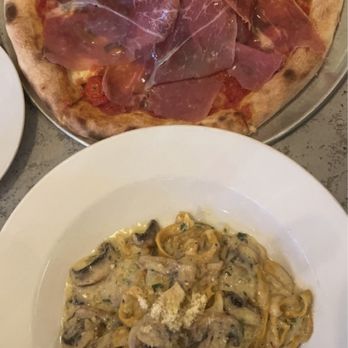 Pepe Giallo - Pizza and mushroom fettuccine - Italian Near Me - New York, New York
