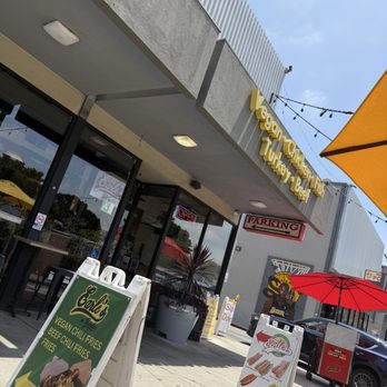 Earle's On Crenshaw - Entrance - Hot Dogs Near Me - Los Angeles, California Earle's On Crenshaw - Entrance - Hot Dogs Near Me - Los Angeles, California